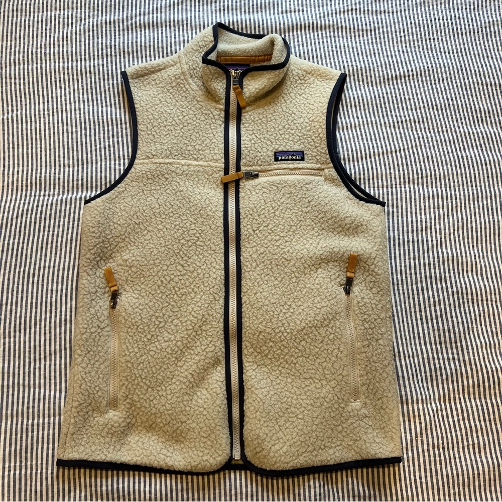 Patagonia Women’s Retro Pile Fleece Vest in Pelican